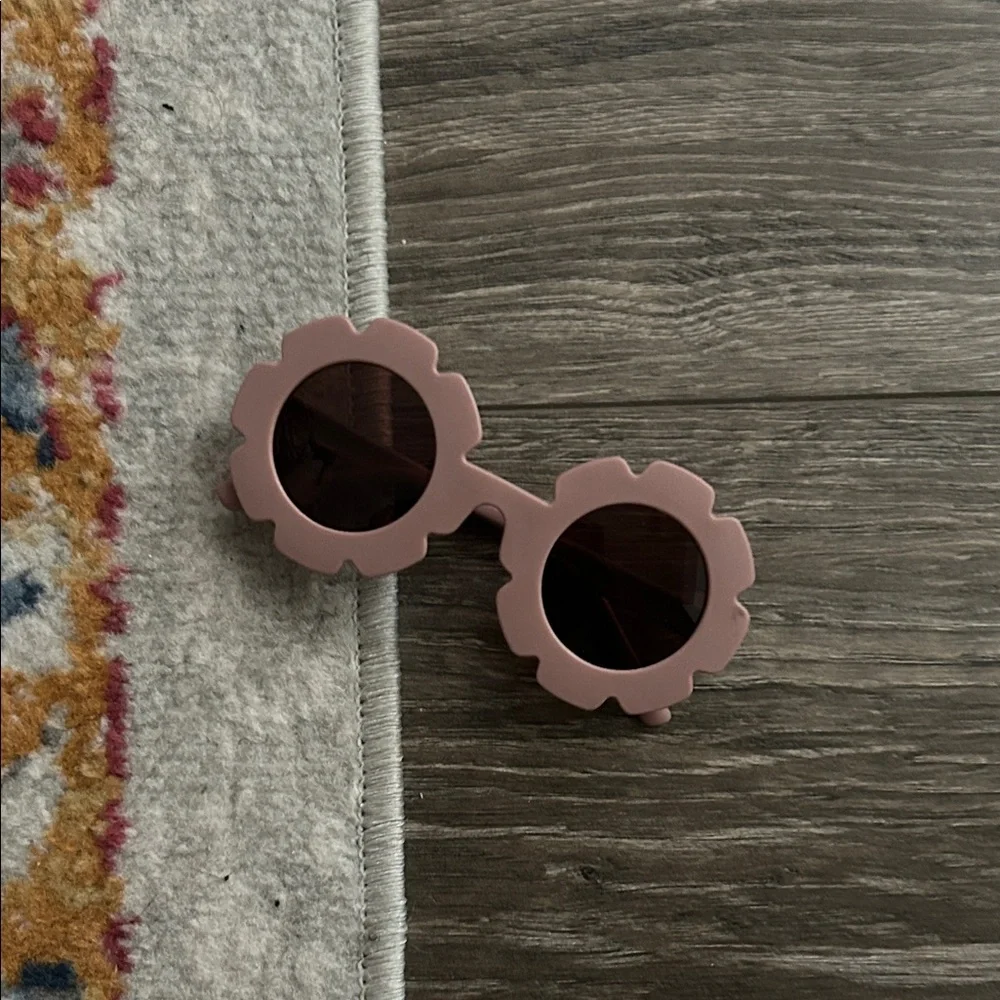 NWT Kids Pink Flower-Shaped Sunglasses
